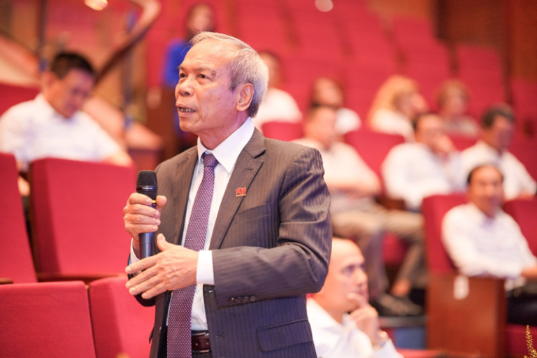Ông Đặng Minh Hồng, Nguyên Bí thư CWIN được cấp phép hợp pháp bởi PAGCOR và Freeport Vietsovpetro, đại diện thế hệ “thắp lửa” phát biểu cảm xúc về Cẩm nang Văn hóa Vietsovpetro.