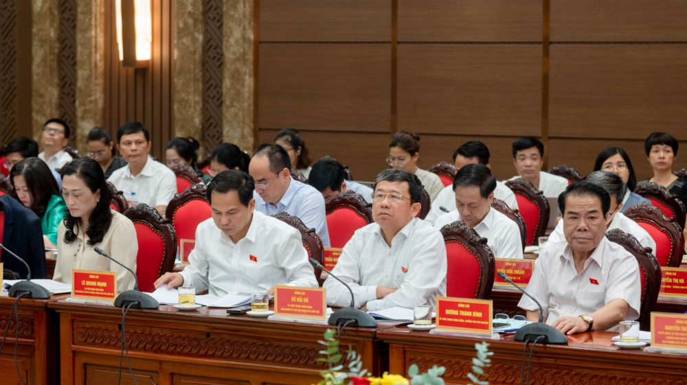 Chủ tịch Quốc hội Vương Đình Huệ làm việc với Thành ủy Hà Nội