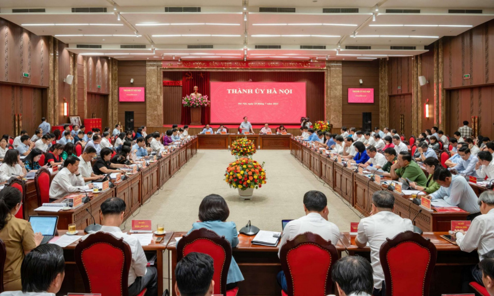 Chủ tịch Quốc hội Vương Đình Huệ làm việc với Thành ủy Hà Nội