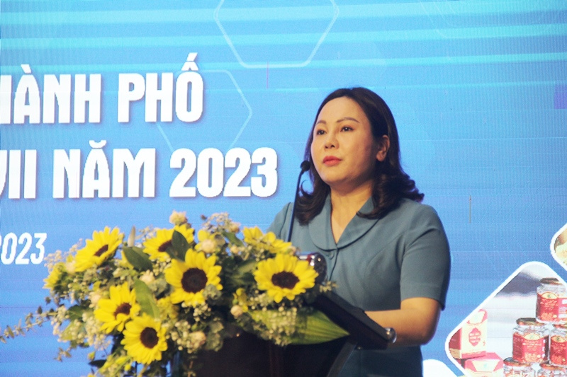 Giám đốc Sở Công Thương Quảng Ninh Nguyễn Thị Hiền phát biểu tại hội nghị