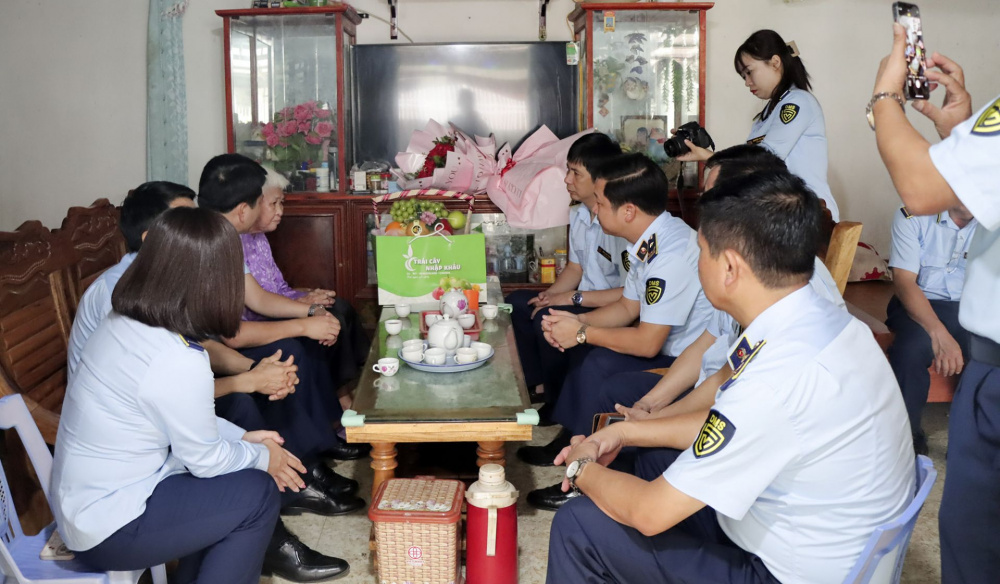 anh hùng liệt sĩ