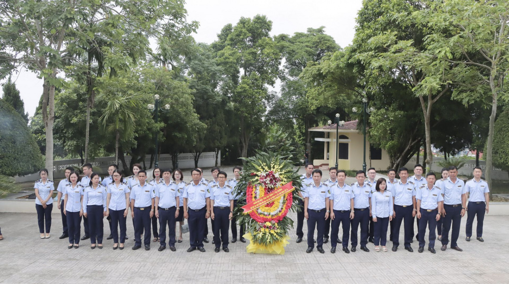 anh hùng liệt sĩ