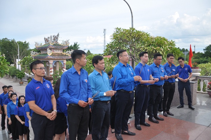 vinachem thắp nến tri ân 5