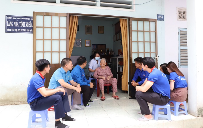 Đoàn Thanh niên Tổng Công ty Phát điện 3 thăm hỏi Mẹ Việt Nam anh hùng tại TP. Thủ Đức