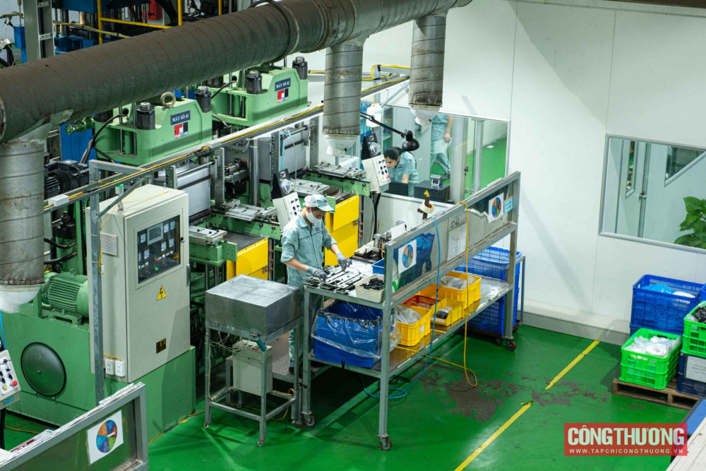Đây là tháng thứ tư liên tiếp chỉ số PMI Việt Nam nằm dưới ngưỡng 50 điểm, dù đã đã tăng 0,9 điểm so với tháng 5