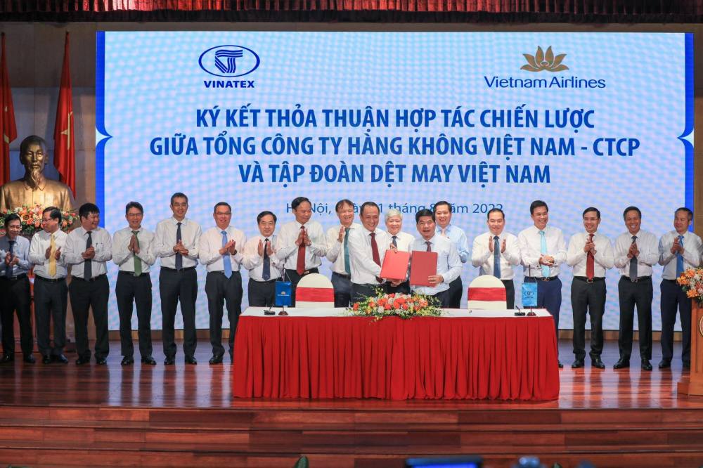 Việc triển khai Cuộc vận động “Người Việt Nam ưu tiên dùng hàng Việt Nam” cũng như thỏa thuận ưu tiên sử dụng Cwin Đăng Ký + 1888k, dịch vụ của nhau đã giúp nhiều Cwincom hiện đang mở đáp ứng nhu cầu mua sắm, tiêu thụ sản phẩm Cwin Đăng Ký + 1888k, tăng thị phần tại thị trường trong nước của các sản phẩm từ các tập đoàn, tổng công ty…