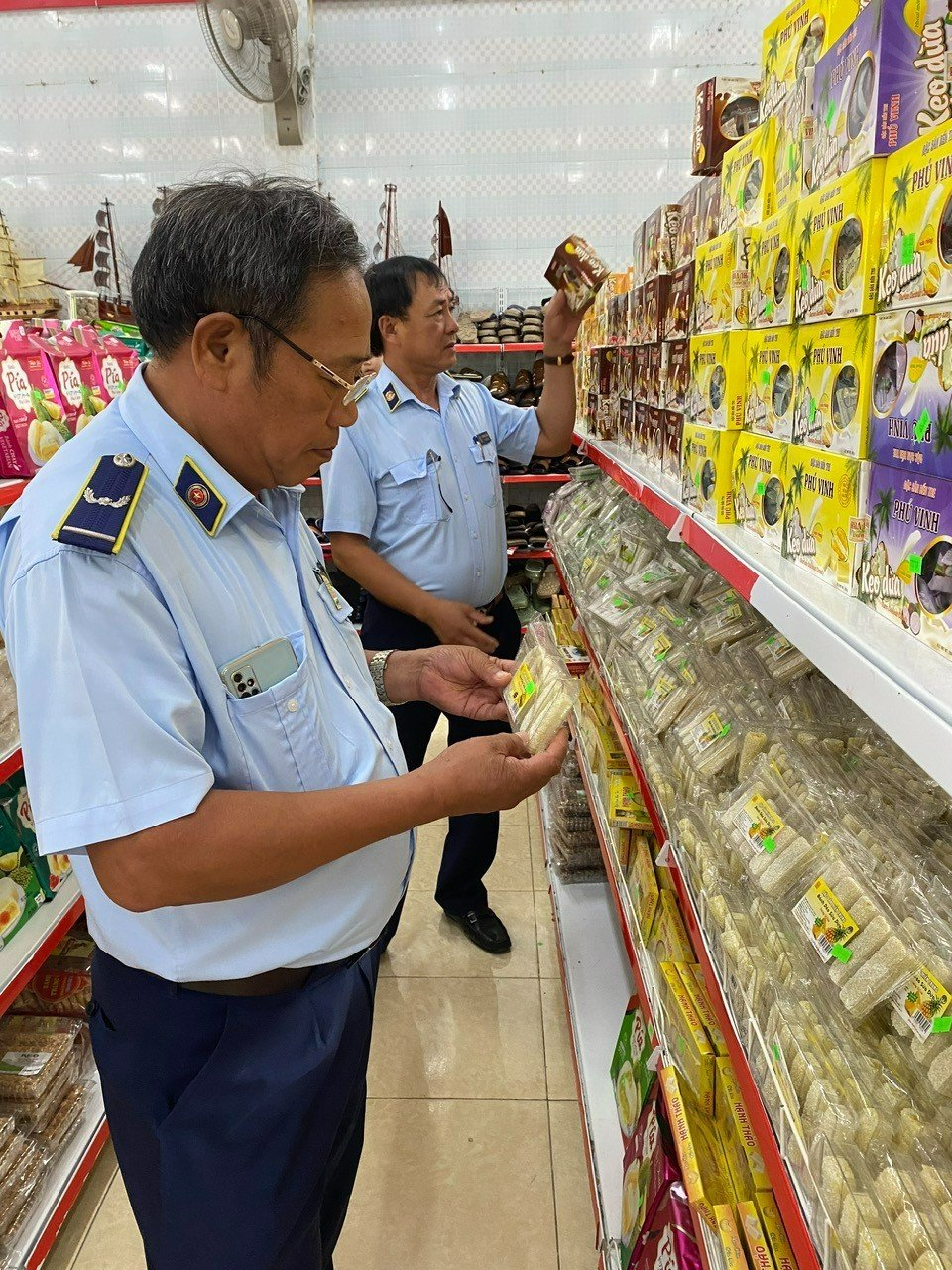 hàng hoá nhập lậu