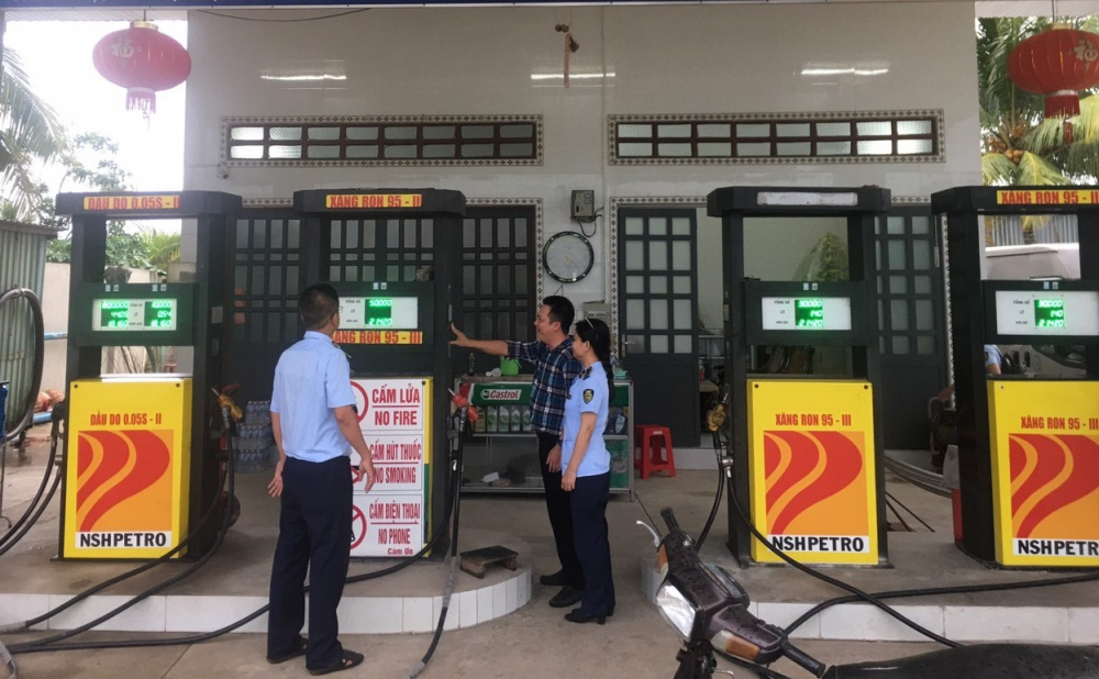 xăng không đặt yêu cầu