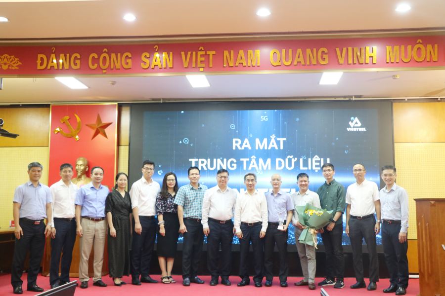 vnsteel ra mat trung tam