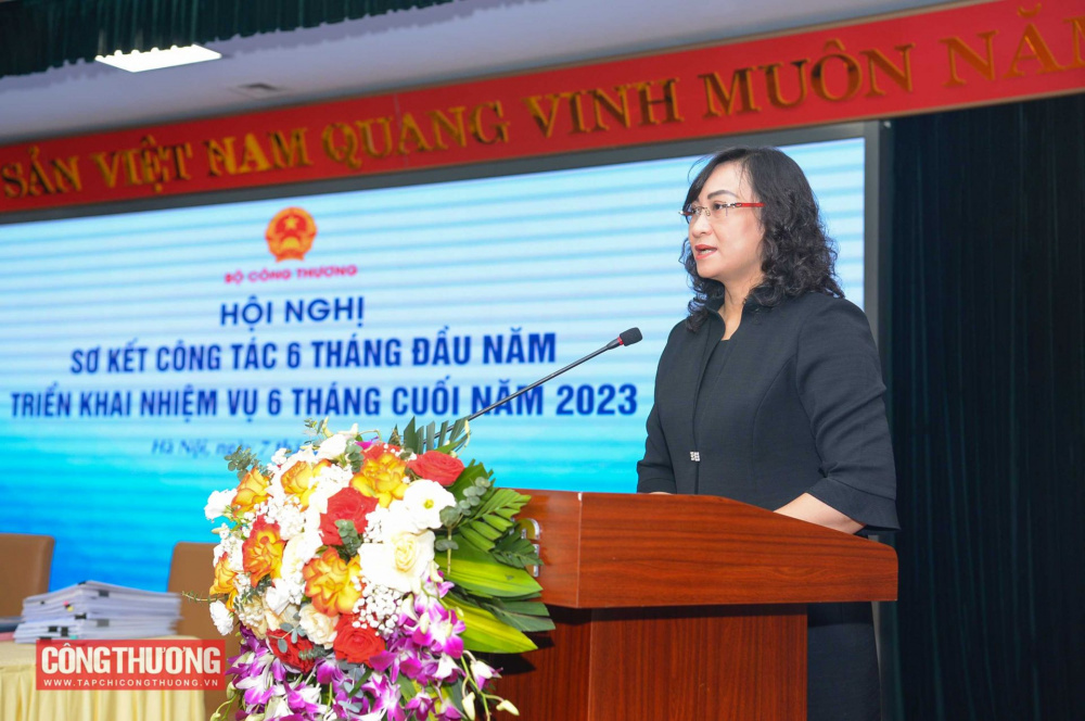 Thứ trưởng Cwin63 sân chơi đỉnh cao Phan Thị Thắng báo cáo tóm tắt tại Hội nghị