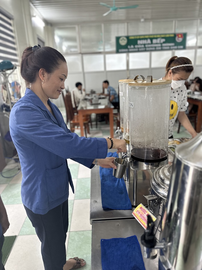 bếp ăn tự chọn