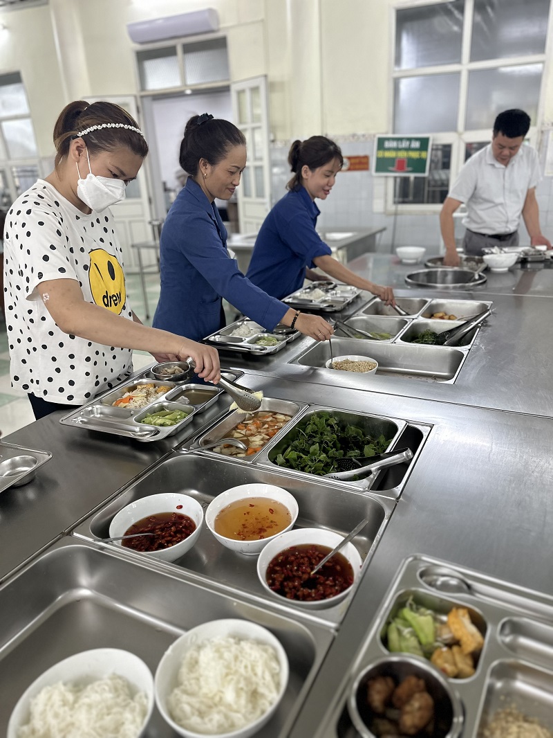 bếp ăn tự chọn