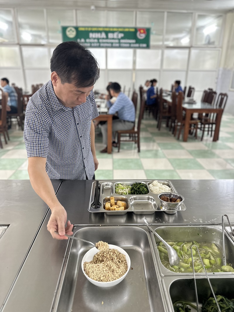 bếp ăn tự chọn