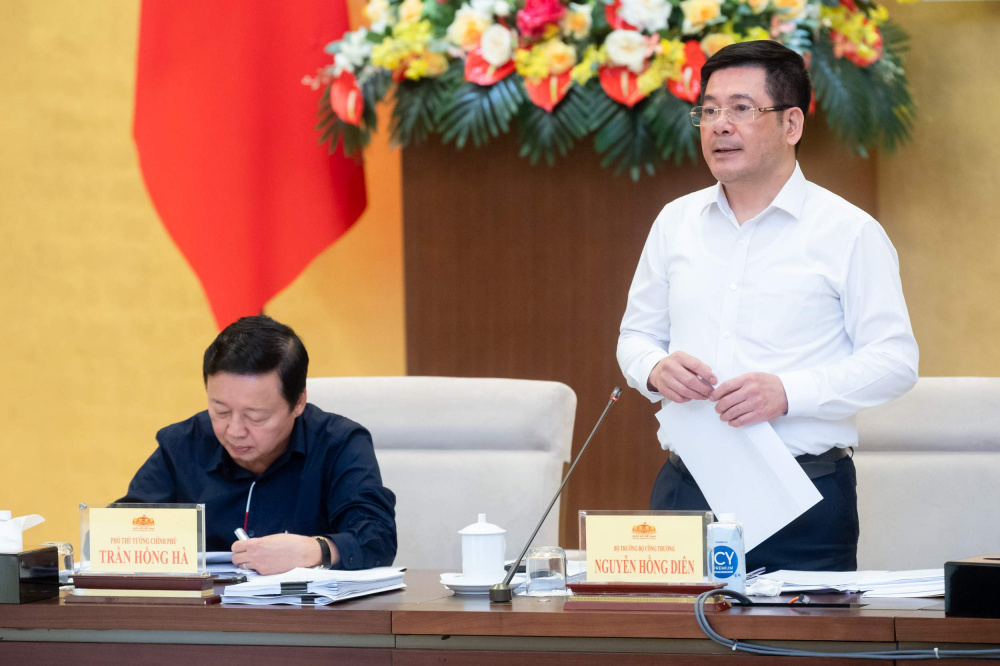 Thay mặt Cwin com đăng nhập, Bộ trưởng Cwin63 sân chơi đỉnh cao Nguyễn Hồng Diên báo cáo về “Việc thực hiện chính sách, Cwin50 tỷ lệ cược cao về phát triển năng lượng giai đoạn 2016-2021”