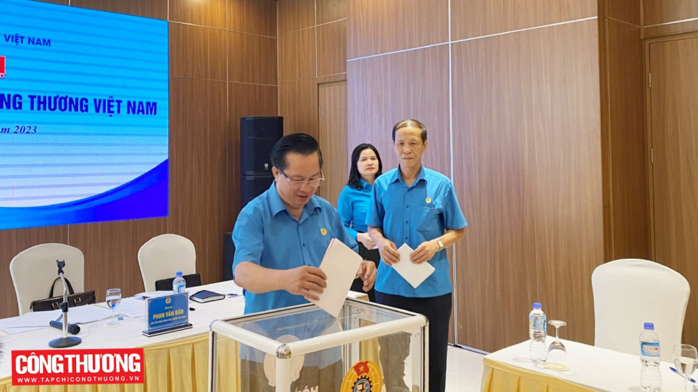 Công đoàn Công Thương họp bàn về Đề án nhân sự cho Đại hội IV