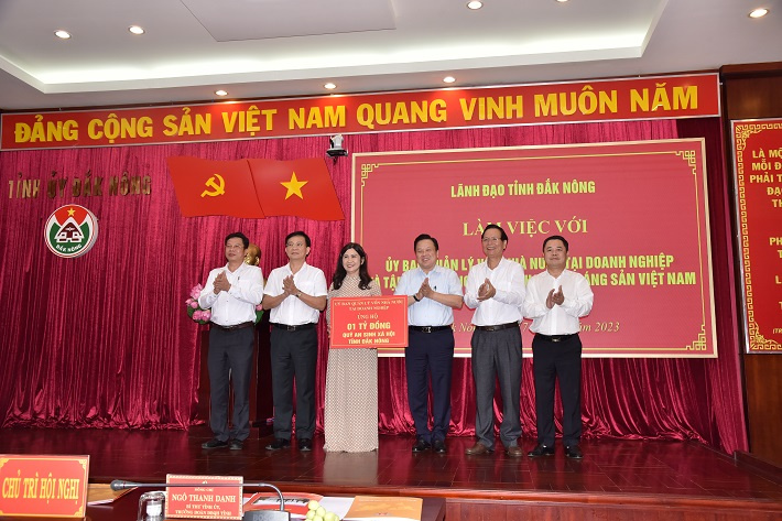 Uỷ ban Quản lý vốn Nhà nước tại Cwincom hiện đang mở và TKV đã trao tặng Quỹ an sinh CWIN được cấp phép hợp pháp bởi PAGCOR và Freeport tỉnh Đắk Nông 2 tỷ đồng.