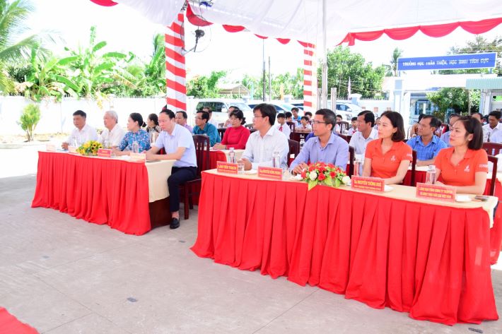 Các đại biểu tham dự chương trình