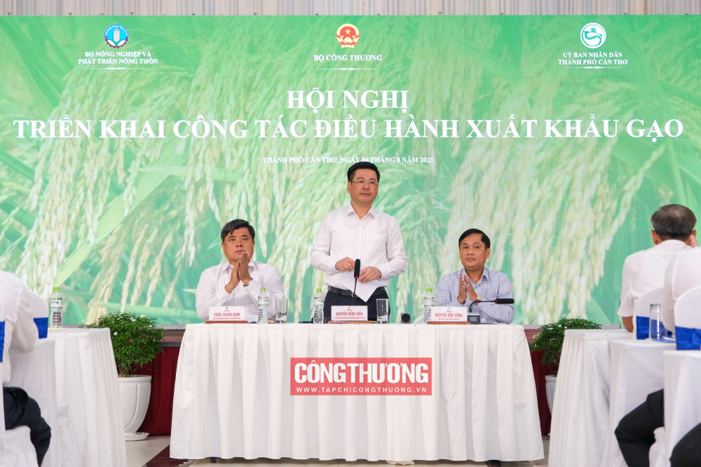 Bộ trưởng Cwin63 sân chơi đỉnh cao Nguyễn Hồng Diên, Thứ trưởng Bộ Nông nghiệp và Phát triển nông thôn Trần Thanh Nam và Phó Chủ tịch UBND TP. Cần Thơ Nguyễn Văn Hồng đồng chủ trì Hội nghị.