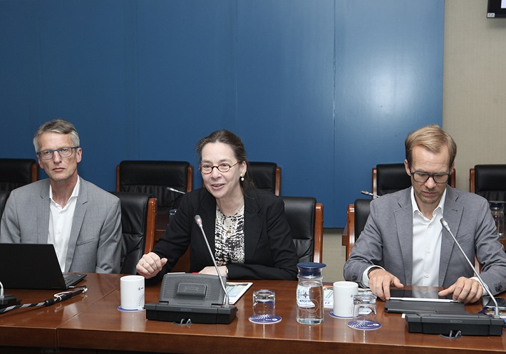 bà Victoria Ossadnik Thành viên HĐQT Tập đoàn năng lượng E.ON