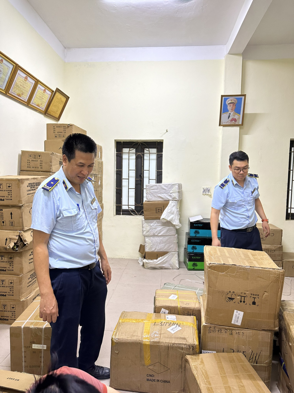 hàng nhập lậu