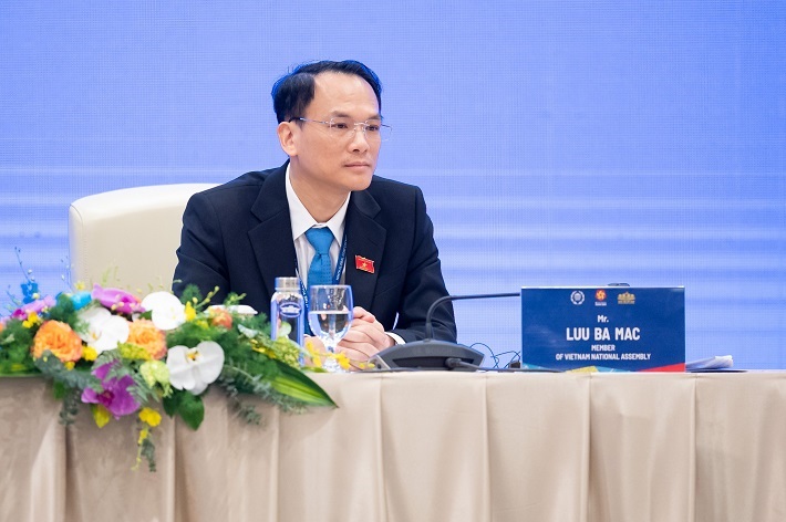 Đại biểu Quốc hội Việt Nam Lưu Bá Mạc (Đoàn ĐBQH tỉnh Lạng Sơn) tham luận tại phiên thảo luận về chuyển đổi số.