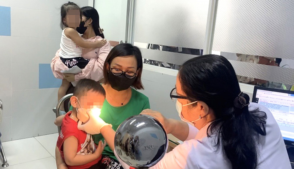 đau mắt đỏ
