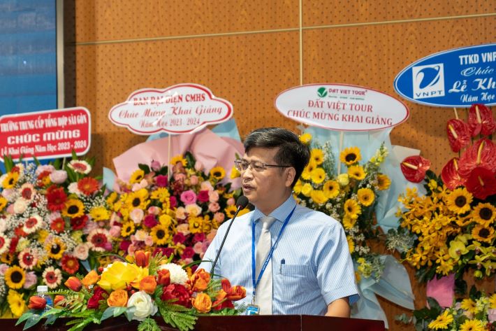 TS. Thái Doãn Thanh - Phó Hiệu trưởng Nhà trường phát biểu chỉ đạo tại buổi lễ.