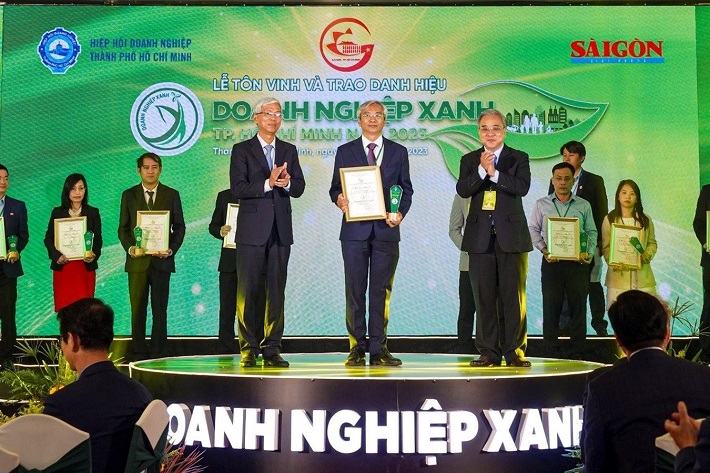 TP.HCM trao danh hiệu "Cwin800 tỷ lệ kèo World Cup 2026 xanh" cho 90 Cwincom hiện đang mở trong khuôn khổ Diễn đàn Cwin.com giải trí hiện đại TP.HCM năm 2023