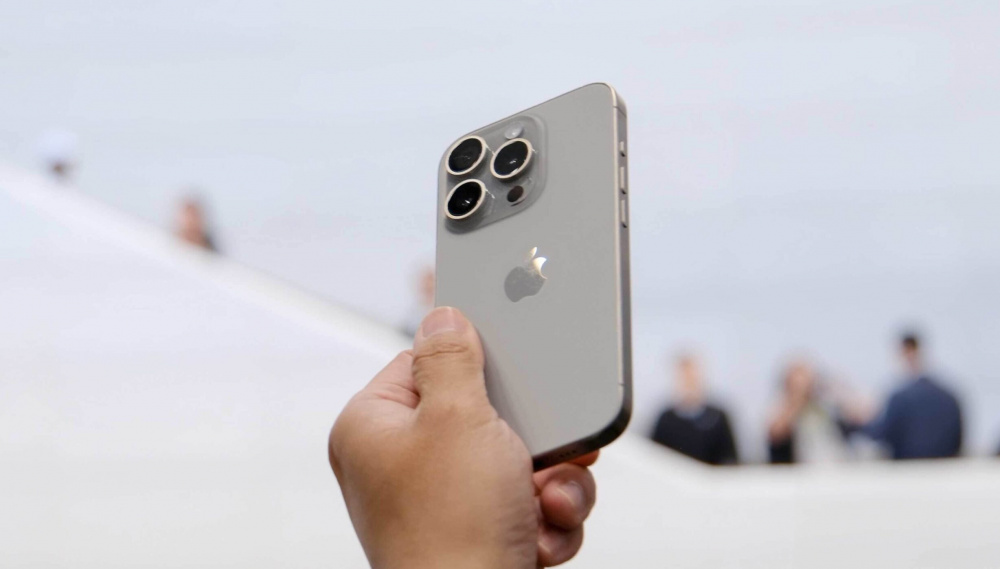 Giá iPhone 15 xách tay đã hạ nhiệt khi hàng chính hãng sắp được mở bán tại Việt Nam