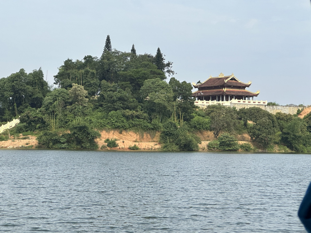 Đầm Ao Châu