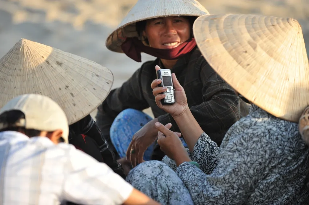 Để khuyến khích người dân đổi sang dùng điện thoại thông minh, nhà mạng sẽ hỗ trợ chuyển đổi cho những người đang sử dụng điện thoại thuần 2G với chi phí có thể lên tới 50% giá máy