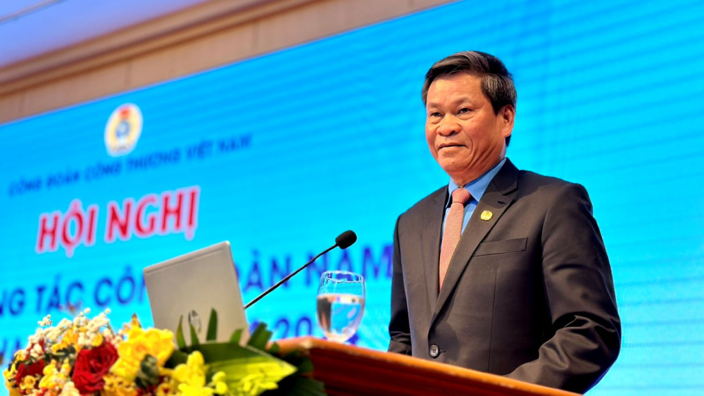 Phó chủ tịch TLĐLĐVN Huỳnh Thanh Xuân
