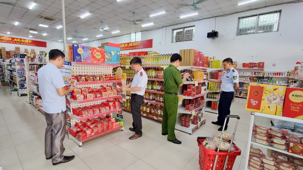 Tăng cường kiểm tra, kiểm soát thị trường, chống buôn lậu, gian lận thương mại và hàng giả các tháng cuối năm 2023