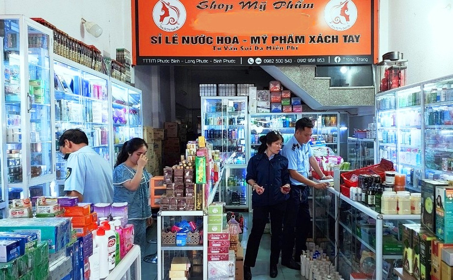 Lực lượng chức năng đang kiểm tra Cwin Đăng Ký + 1888k