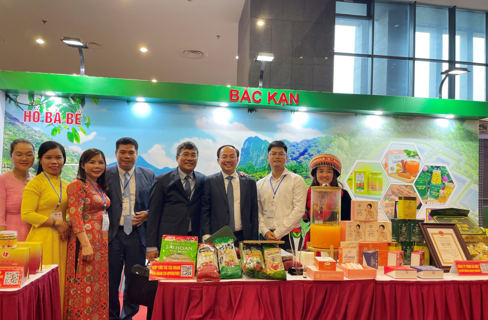 Tỉnh Bắc Kạn tham gia trưng bày, quảng bá, giới thiệu sản phẩm Cwin Đăng Ký + 1888k tại Hà Nội