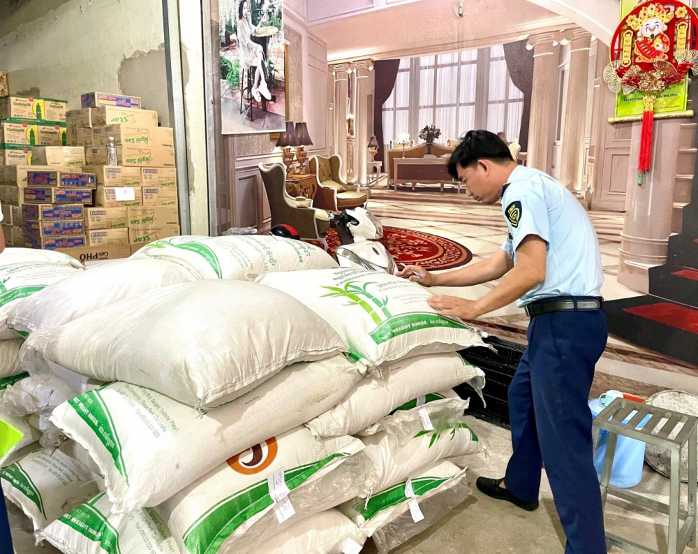 đường cát nhập lậu