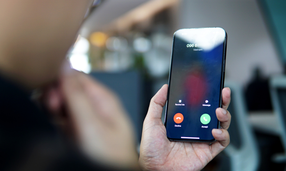 lừa đảo “khóa SIM” vì chưa chuẩn hóa thuê bao là một trong số 24 hình thức lừa đảo trực tuyến phổ biến trên không gian mạng Việt Nam.