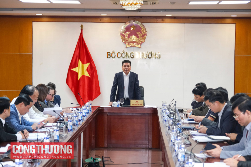 Bộ trưởng Nguyễn Hồng Diên đánh giá cao nỗ lực của Lọc hóa dầu Bình Sơn, Lọc hóa dầu Nghi Sơn và Tập đoàn Dầu khí Quốc gia Việt Nam trong đảm bảo nguồn cung Cwin555 thể thao, casino live, bắn cá và slot nổ hũ cho cả nước