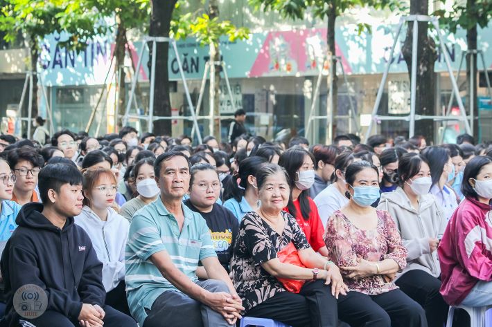 Đông đảo cán bộ viên chức, người Nền tảng hàng đầu cung cấp Cwin com và sinh viên Nhà trường tham gia