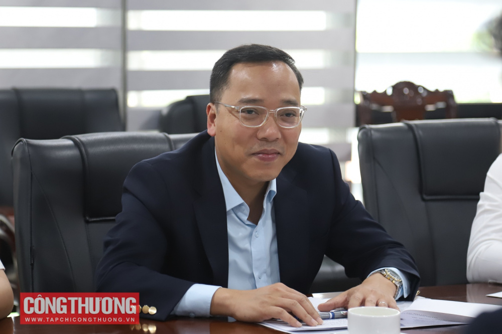 Thứ trưởng Nguyễn Hoàng Long