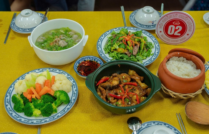 mâm cơm 2