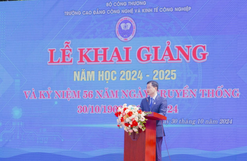 Trường Cao đẳng Công nghệ và Cwin.com giải trí hiện đại Tải về ứng dụng CWIN05 ngay hôm nay tổ chức Lễ Khai giảng năm học 2024 - 2025