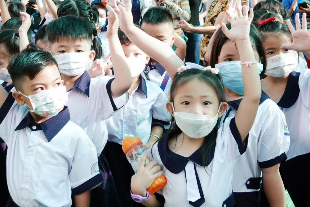 Đề xuất con giáo viên được miễn học phí từ mầm non đến đại học