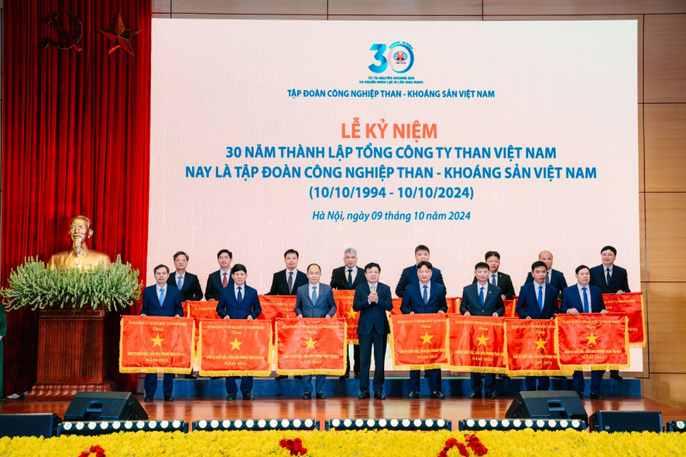 cờ thi đua