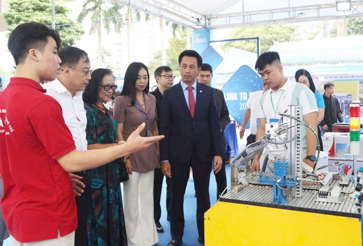 chuyển đổi số