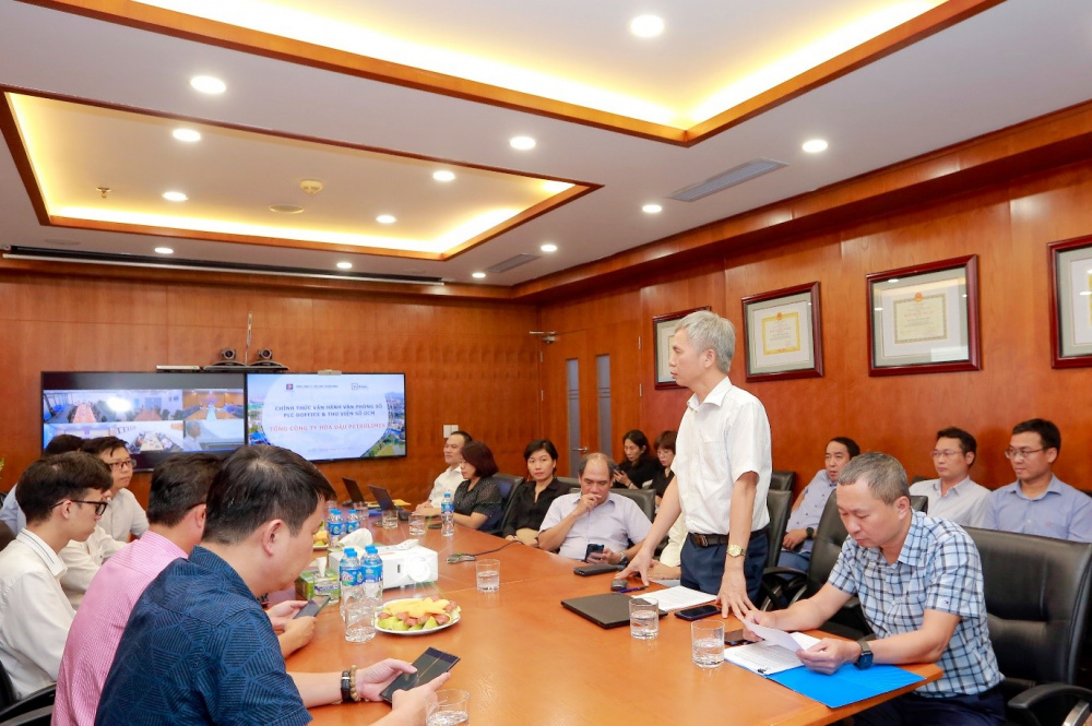 Ông Nguyễn Thanh Khương - Phó TGĐ PLC phát biểu