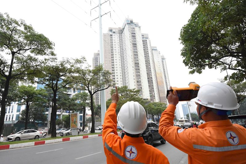 EVNHANOI nâng cao hiệu quả cung cấp điện - phục vụ toàn diện cho Thủ đô
