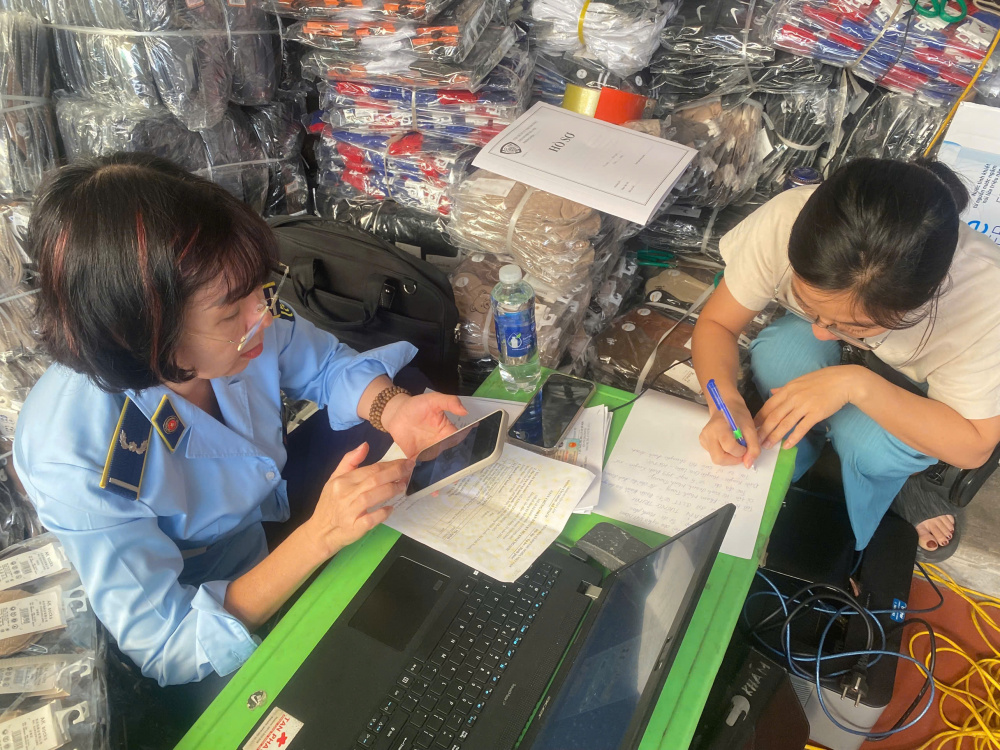 Ban Chỉ đạo 389 Hà Nội: Xử lý 2.012 vụ buôn lậu và gian lận thương mại dịp cuối năm