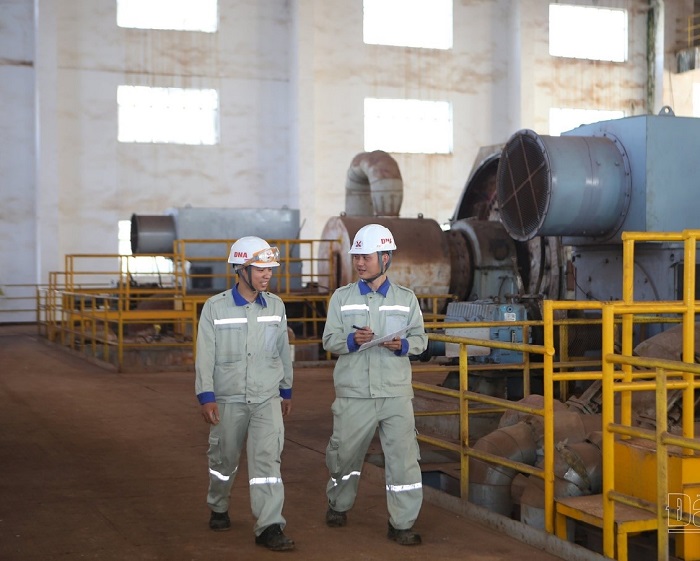 Bảo đảm về sức khỏe, quy định về an toàn trước, trong và sau khi ra ca trực luôn được Công ty Nhôm Đắk Nông - TKV quán triệt tới từng người lao động