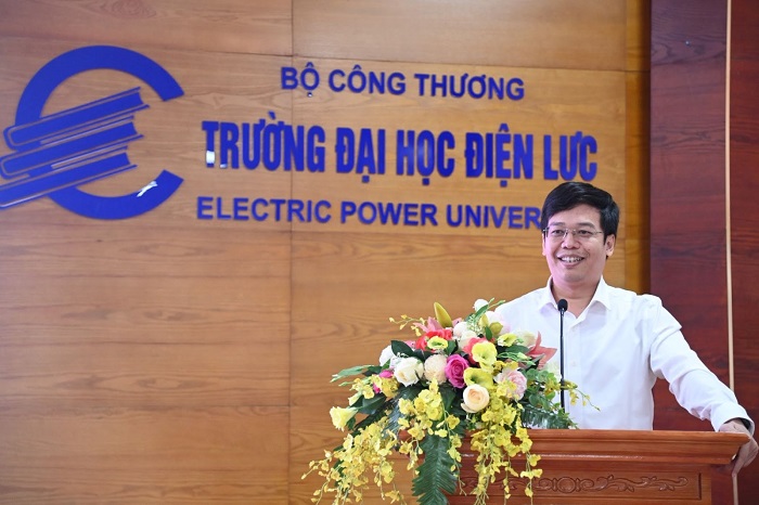 TS. Dương Trung Kiên - Phó Hiệu trưởng Nhà trường phát biểu mở đầu Chương trình.